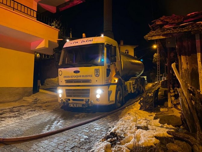 Kızılcahamam’da Yangın Paniği: Ahşap Evler Küle Döndü