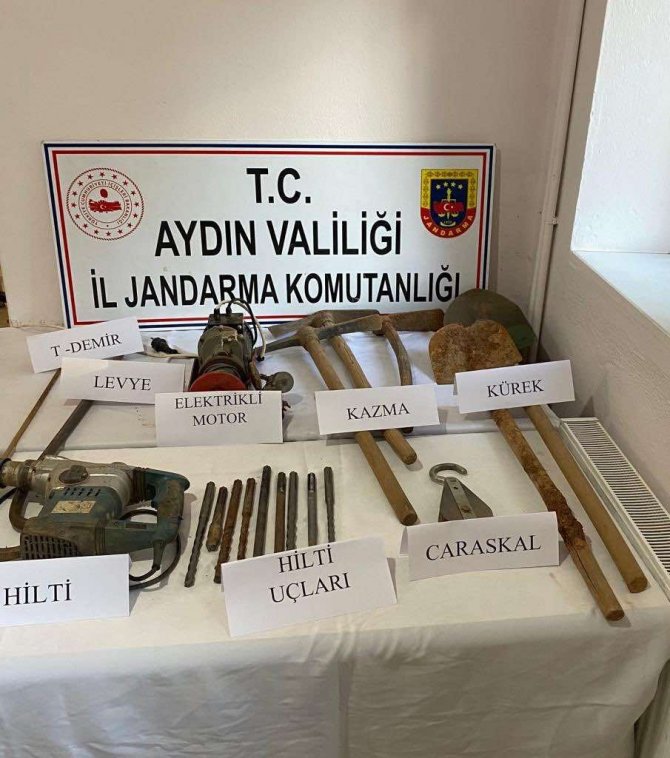 Aydın’da Sit Alanında Kaçak Kazı Yapan Şahıslar Suçüstü Yakalandı