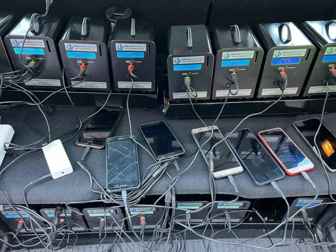 Bağcılar Belediyesi Deprem Bölgesine Mobil Şarj İstasyonu Kurdu