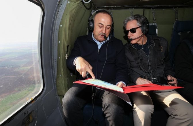 Dışişleri Bakanı Çavuşoğlu, Abd’li Mevkidaşı İle Deprem Bölgesinde İncelemelerde Bulundu