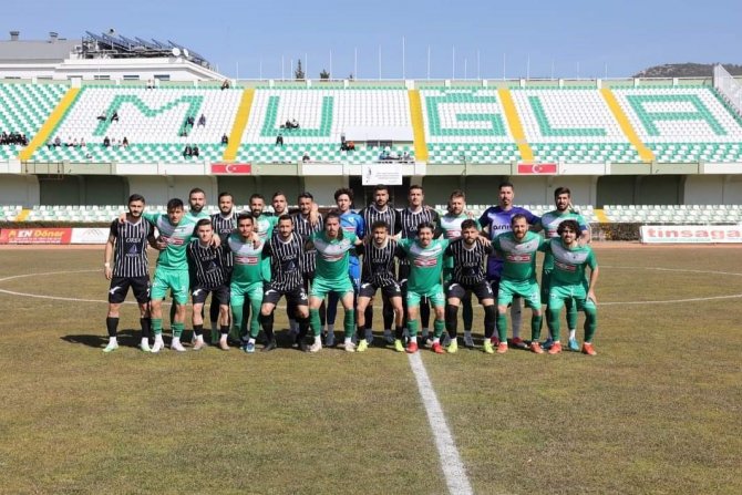 Ermaş Muğlaspor Ve Marmaris Gençlikspor Depremzedeler İçin Sahaya Çıktı
