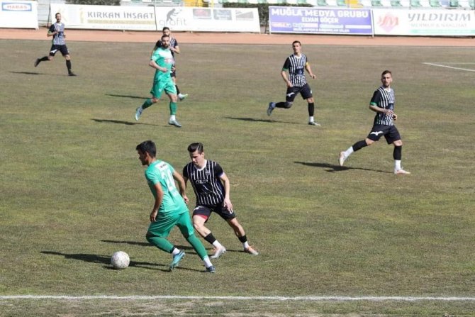 Ermaş Muğlaspor Ve Marmaris Gençlikspor Depremzedeler İçin Sahaya Çıktı