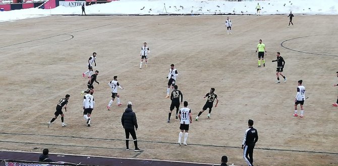 Depremzedeler Yararına Dostluk Maçı