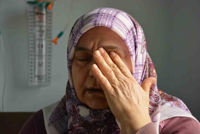 Depremzedenin Gözyaşları Yürekleri Dağladı: "Annemin Toprağa Gömüldüğünü Bile Göremedim"