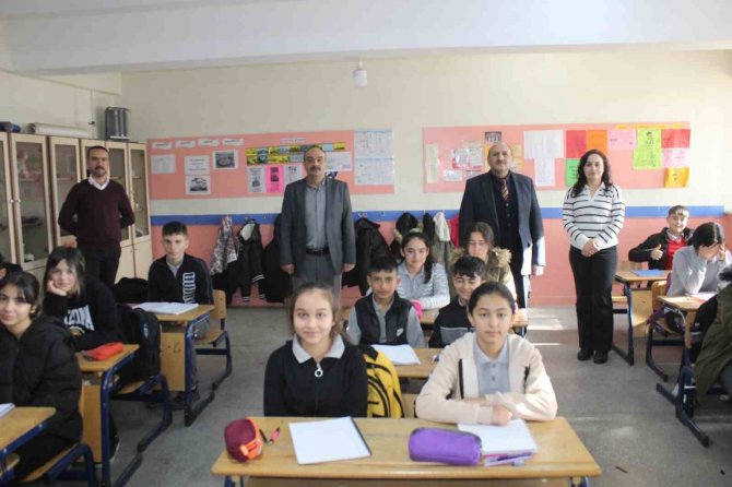 Bolvadin’de 9 Bin Öğrenci Ders Başı Yaptı