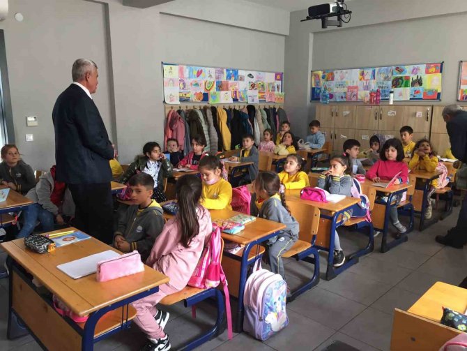 Aksu’da 289 Depremzede Öğrenci Okula Başladı