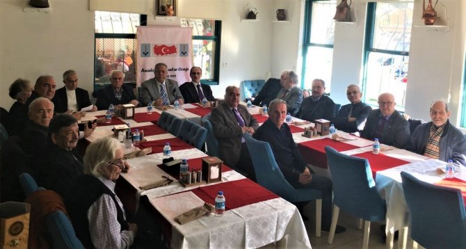 Anadolu Aydınlar Ocağı, ’Deprem Felaketi’ İle ’Kur’an-ı Kerim’in Yakılması’ Konularını Görüştü