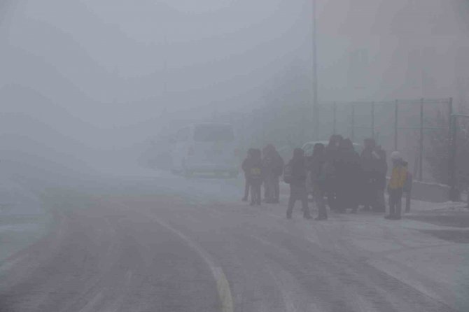 Erzincan’da Sis, Kar Ve Soğuk Hava Etkili Oldu