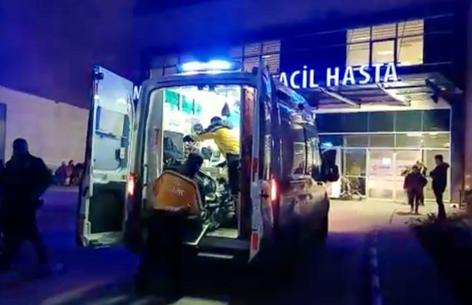 Hatay’da Depremde Yaralanan Bazı Vatandaşlar Hastaneye Getirildi