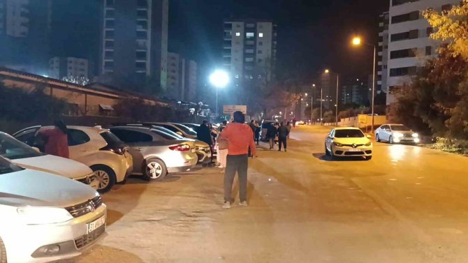 Deprem Mersin’de Kuvvetli Hissedildi, Vatandaşlar Panikle Sokağa Çıktı