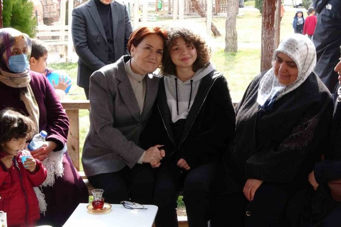 İ̇yi̇ Parti Genel Başkanı Meral Akşener, Diyarbakır’da Açıklamalarda Bulundu