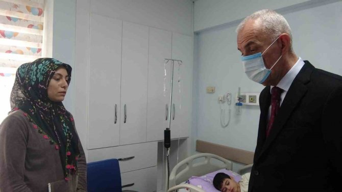 Marmaris Kaymakamı Aksoy Devlet Hastanesinde Tedavi Gören Depremzedeler İle Görüştü