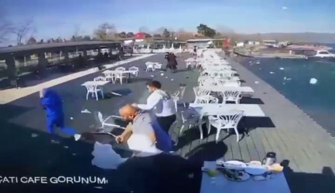 Göl Kenarında Korku Dolu Anlar: Rüzgar Ortalığı Savaş Alanına Çevirdi