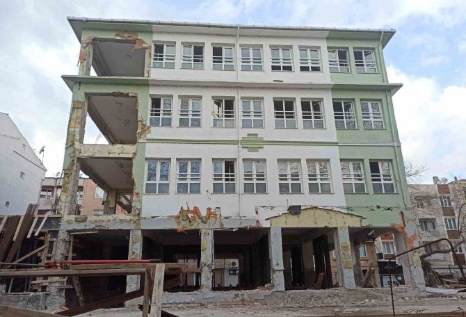 Mustafakemalpaşa’daki Okullarda Deprem Seferberliği