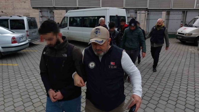 Samsun’da Deaş’tan Gözaltına Alınan 5 Yabancı Uyruklu Adliyeye Sevk Edildi