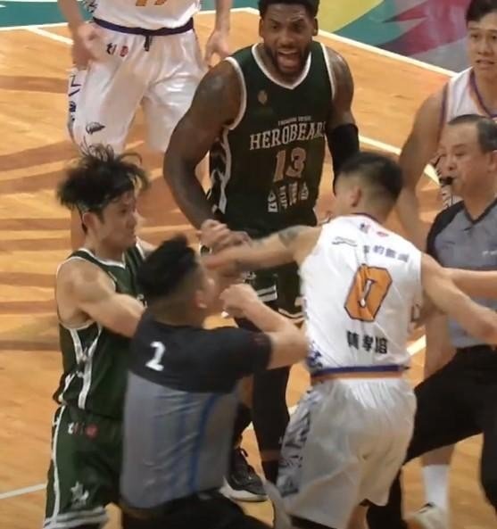 Tayvan Basketbol Ligi’nde Dev Kavga