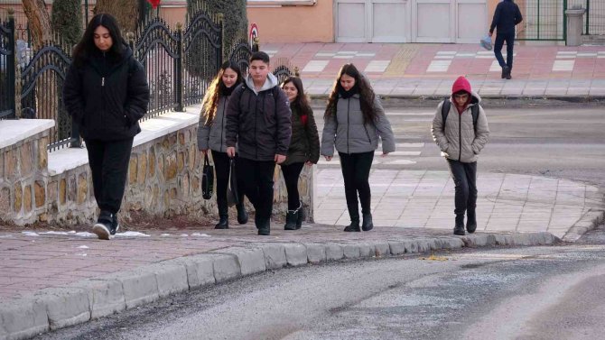 Depremzede Öğrenciler Sınıflara Dağıtıldı