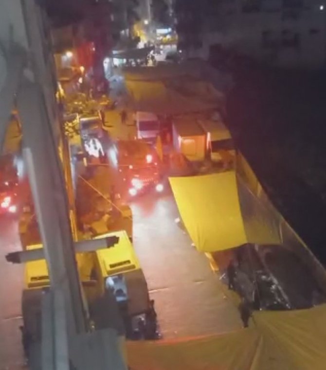 İ̇tfaiyeye Semt Pazarı Engeli, Zor Anlar Kameralara Böyle Yansıdı