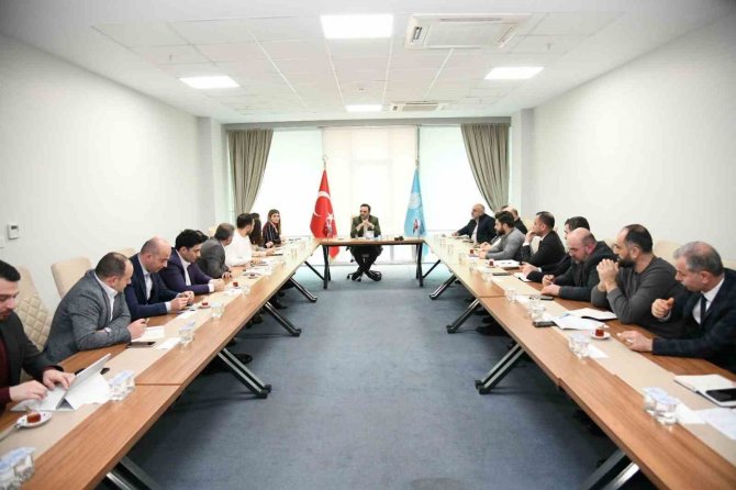 Başkan Özlü: "Depremzedeler İçin Bütçemizi Yeniden Gözden Geçiriyoruz"