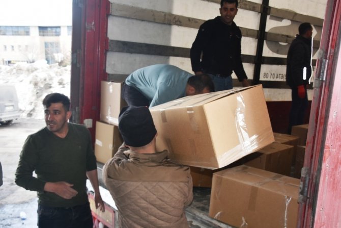 Bitlis’ten Deprem Bölgelerine 120 Tır Yardım Gönderildi