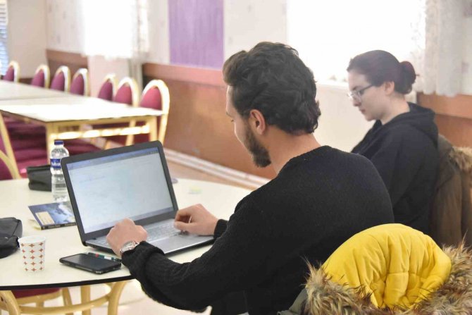 Bozüyük Belediyesi’nden Üniversite Öğrencilerine Uzaktan Eğitim Merkezi