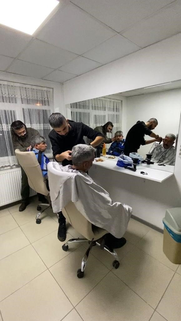 Bolu’da Afetzedelere Kişisel Bakım Hizmeti