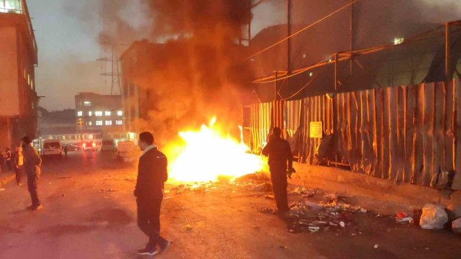 Sultangazi’de Satmak İçin Yaktığı Kablolar Alev Topuna Döndü