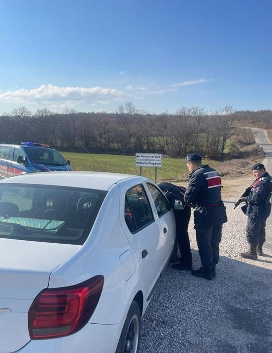 İ̇stanbul’da Kasten Öldürme Suçundan Aranan Şüpheli Sahte Kimlikle Yakalandı