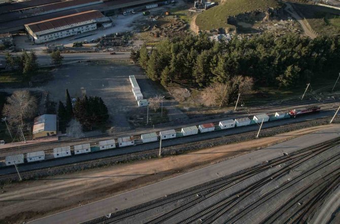 Kahramanmaraş’a Tren Yoluyla Gönderilen Yüzlerce Konteyner Ev Havadan Görüntülendi