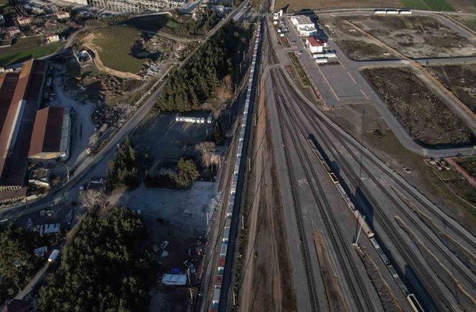 Kahramanmaraş’a Tren Yoluyla Gönderilen Yüzlerce Konteyner Ev Havadan Görüntülendi