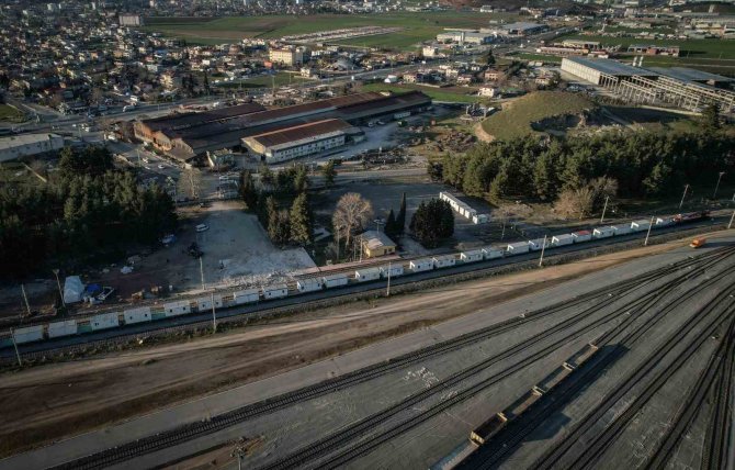 Kahramanmaraş’a Tren Yoluyla Gönderilen Yüzlerce Konteyner Ev Havadan Görüntülendi