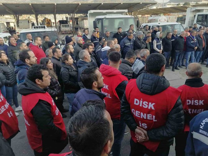 Karşıyaka Belediyesinde Maaş Krizi, İş Bıraktırdı