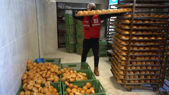 Kızılay’ın Afet Bölgelerindeki Yardım Çalışmaları Devam Ediyor