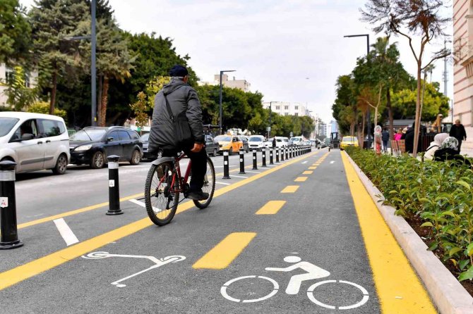 İ̇stiklal Caddesinin 1. Etabı Trafiğe Açıldı
