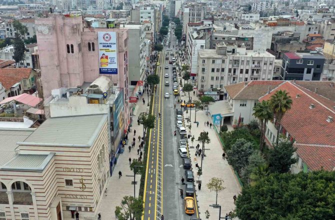 İ̇stiklal Caddesinin 1. Etabı Trafiğe Açıldı