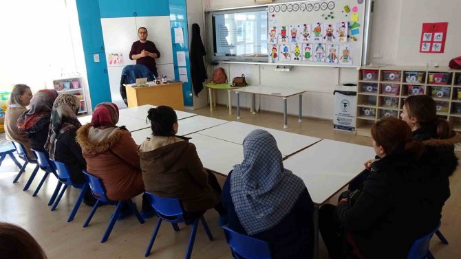 Öğretmen Ve Veliler Deprem Konusunda Bilgilendirildi