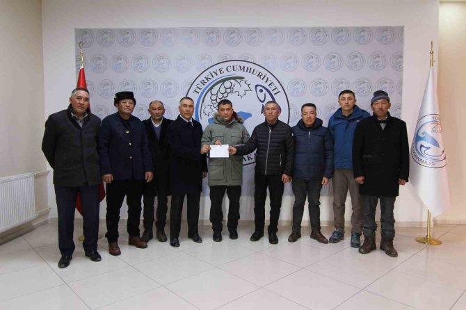 Van’daki Kırgız Türklerinden Deprem Bölgesine 340 Bin Tl Yardım