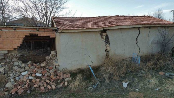 Bu Görüntüler Deprem Bölgesindeki Bir Kentte Değil, Afyonkarahisar’dan