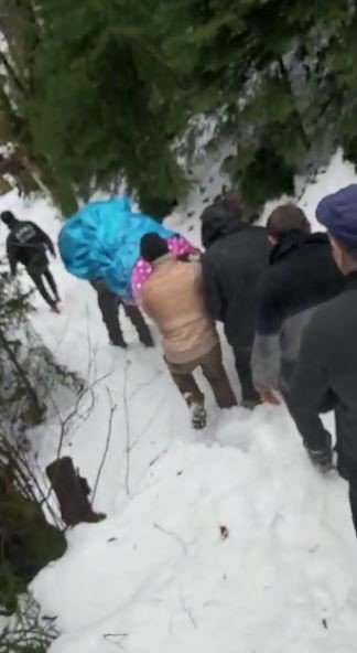 Yolu Kapalı Köydeki Hasta, Gürcistan Üzerinden Türkiye’ye Getirildi