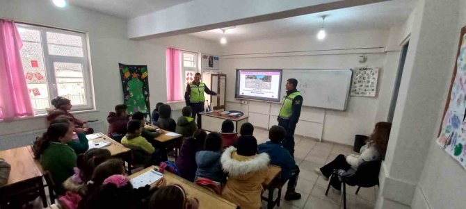 Batman’da Okullar Açıldı: Taşımacılık Yapan Servisler Denetleniyor