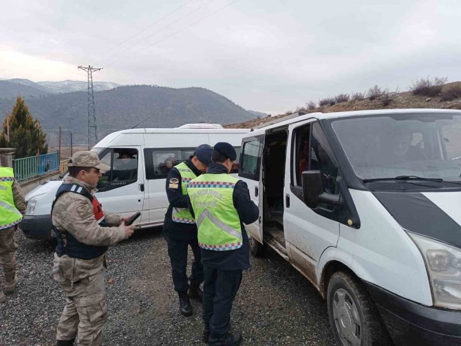 Batman’da Okullar Açıldı: Taşımacılık Yapan Servisler Denetleniyor