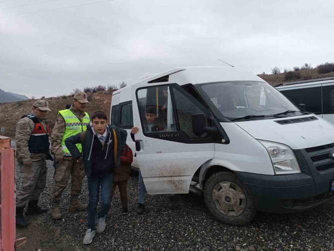 Batman’da Okullar Açıldı: Taşımacılık Yapan Servisler Denetleniyor