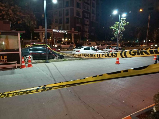 Beylikdüzü’nde Kafe Önünde Silahlı Saldırı: 1 Yaralı