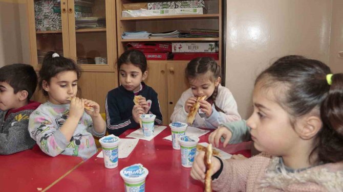 Tatvan’da 5 Bin Öğrenciye Ücretsiz Yemek Hizmeti