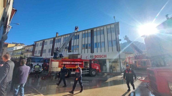 Burdur’da Pansiyonda Yangın Paniği