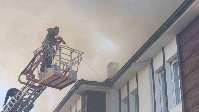 Burdur’da Pansiyonda Yangın Paniği