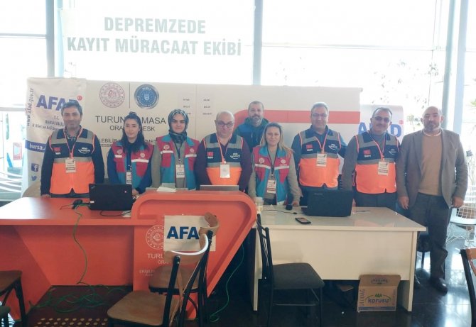 Depremden Etkilenen Vatandaşlara Gönüllü Öğretmenlerden Destek