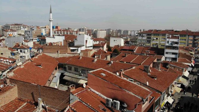 Eskişehirli Esnafların Bazıları Depremzedelere Evini Açtı, Bazıları Kirada İndirim Yaptı