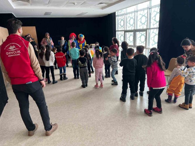 Depremzede Çocuklara Moral Etkinliği Gerçekleştirildi