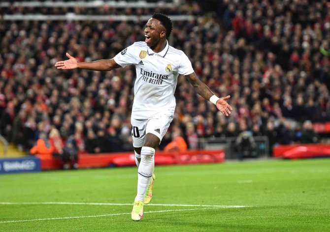 Mohamed Salah, Liverpool Tarihine Geçti